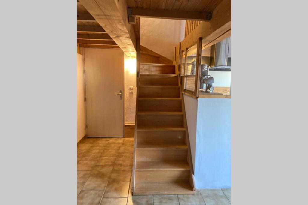 Appartement Duplex lumineux sur gde terrasse, parking, livebox à Entraigues-sur-la-Sorgue Extérieur photo
