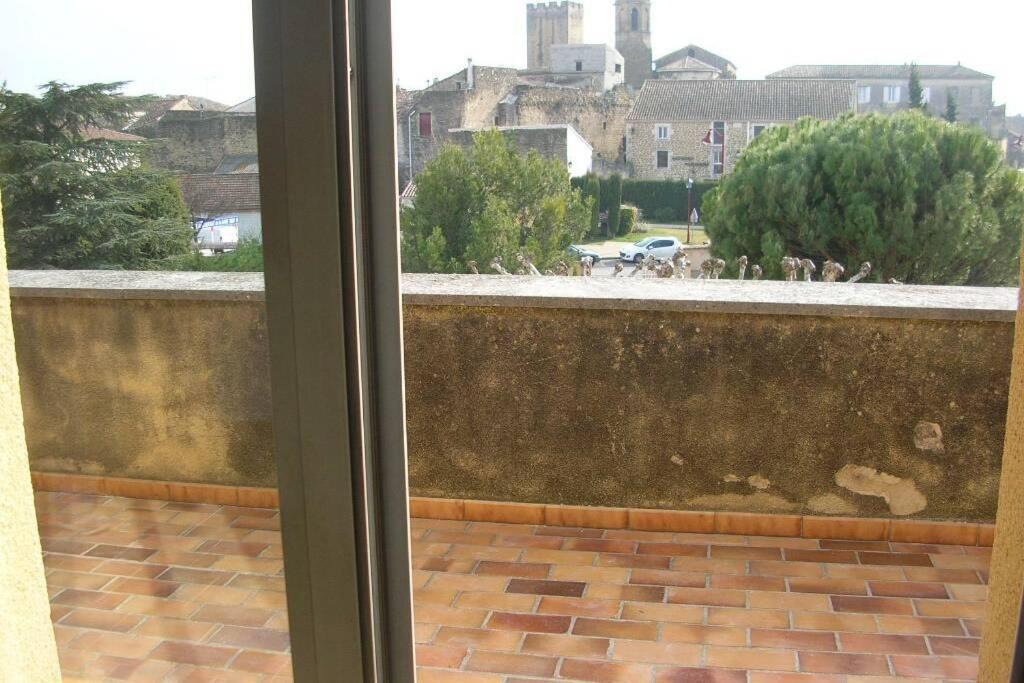 Appartement Duplex lumineux sur gde terrasse, parking, livebox à Entraigues-sur-la-Sorgue Extérieur photo