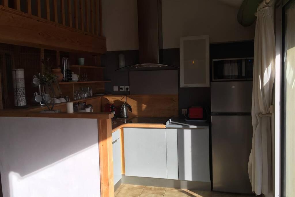 Appartement Duplex lumineux sur gde terrasse, parking, livebox à Entraigues-sur-la-Sorgue Extérieur photo